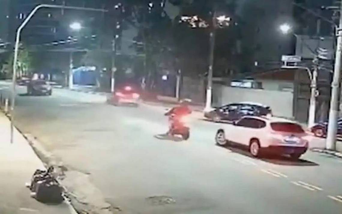 How rude!  Woman runs over thieves trying to steal her truck [video]