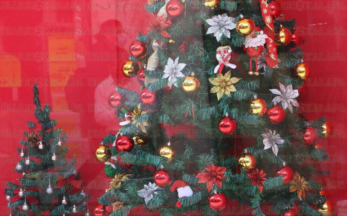Qué es mejor, un árbol natural o artificial en Navidad?
