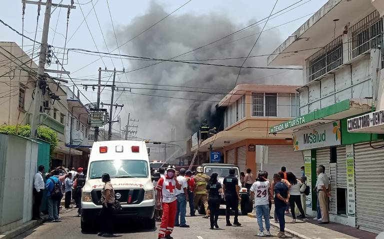 Un incendio se registró en una tienda de plásticos en le puerto Veracruz -  Diario de Xalapa | Noticias Locales, Policiacas, sobre México, Veracruz, y  el Mundo