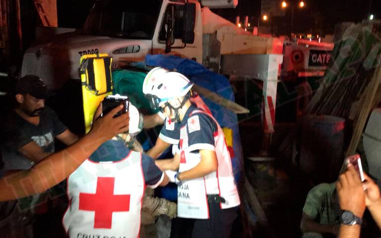 DIEZ albañiles quedan SEPULTADOS al colapsar obra en JB Lobos en Veracruz . Noticias en tiempo real